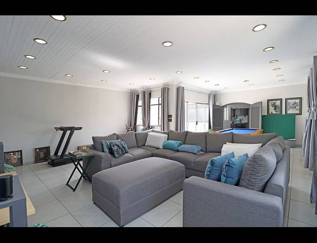 4 BEDROOM FREEHOLD FOR SALE IN SYDENHAM